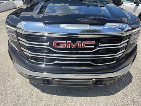 Used 2025 GMC Sierra 1500 SLT RWD image 8