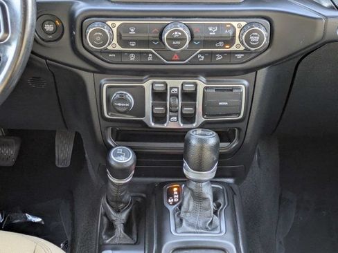 Used 2020 Jeep Wrangler Unlimited Sport AWD/4WD image 19