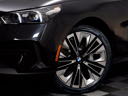 New 2026 BMW 530i xDrive w/ Premium Package