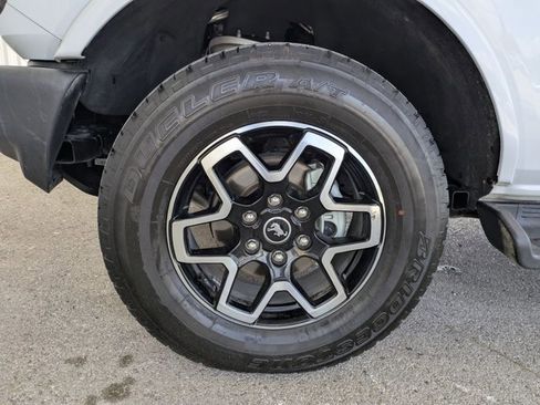 Used 2025 Ford Bronco Outer Banks image 24