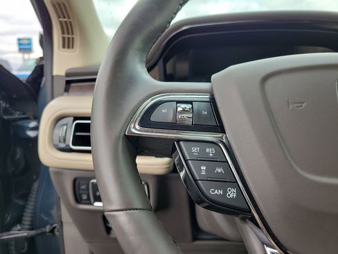 Certified 2023 Lincoln Nautilus Reserve w/ Equipment Group 202A image 24