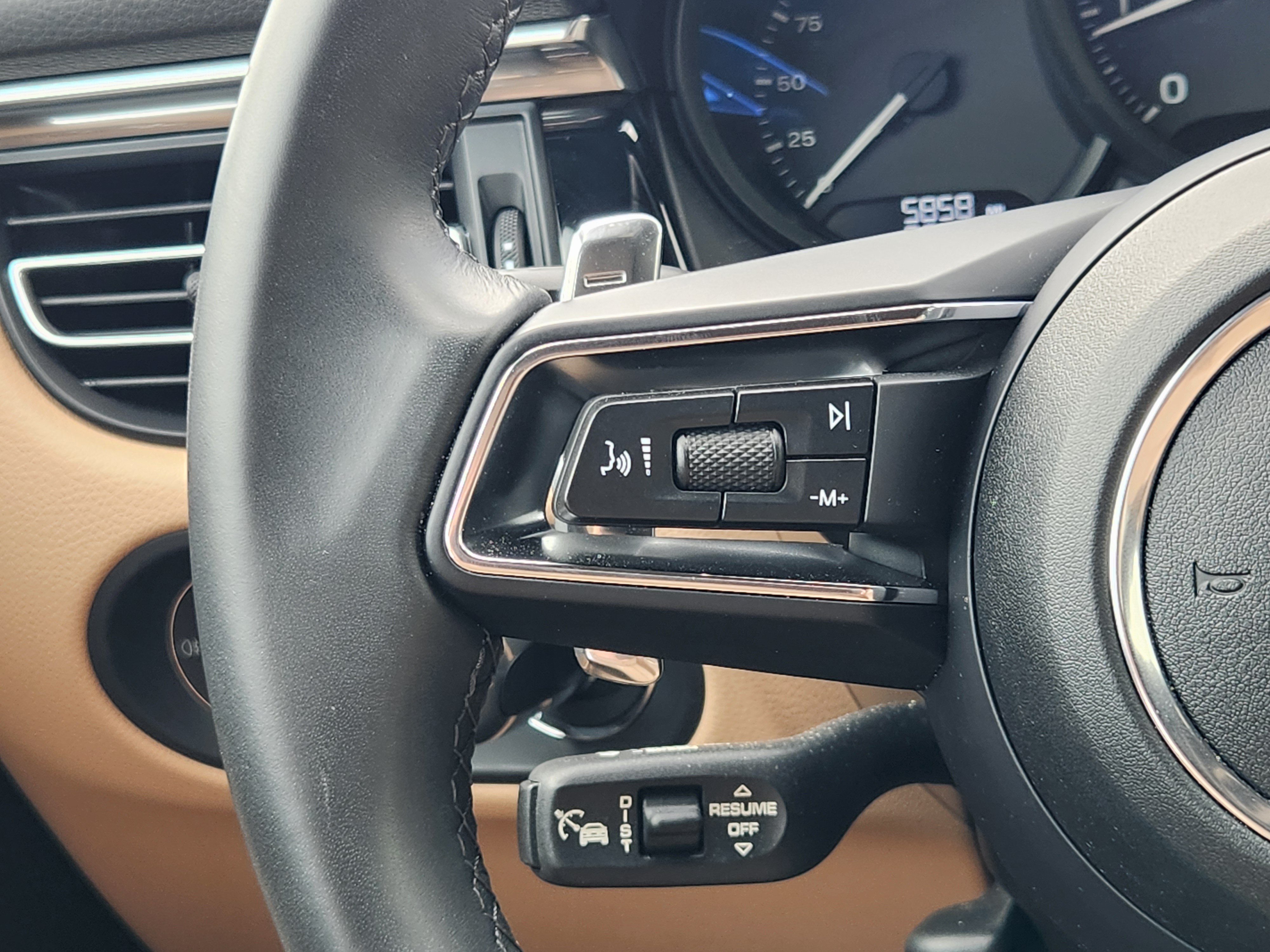 Certified 2026 Porsche Macan AWD/4WD image 29