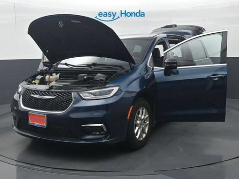 Used 2025 Chrysler Pacifica Select FWD image 37