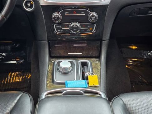 Used 2016 Chrysler 300 C image 17