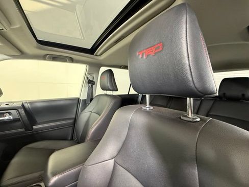 Used 2020 Toyota 4Runner TRD Off-Road Premium w/ Moonroof Package AWD/4WD image 6