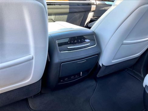 Used 2025 Cadillac Escalade Sport Platinum image 38