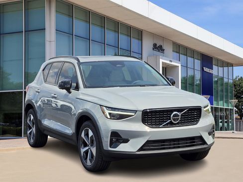 New 2026 Volvo XC40 B5 Plus w/ Protection Package Premier image 2
