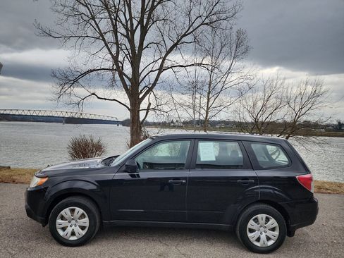 Used 2010 Subaru Forester 2.5X image 2