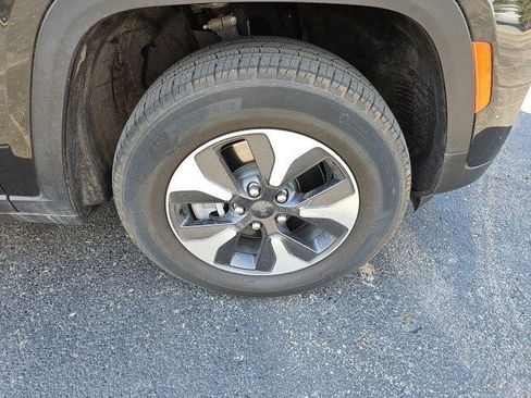 Used 2023 Jeep Grand Cherokee 4WD 4xe image 10