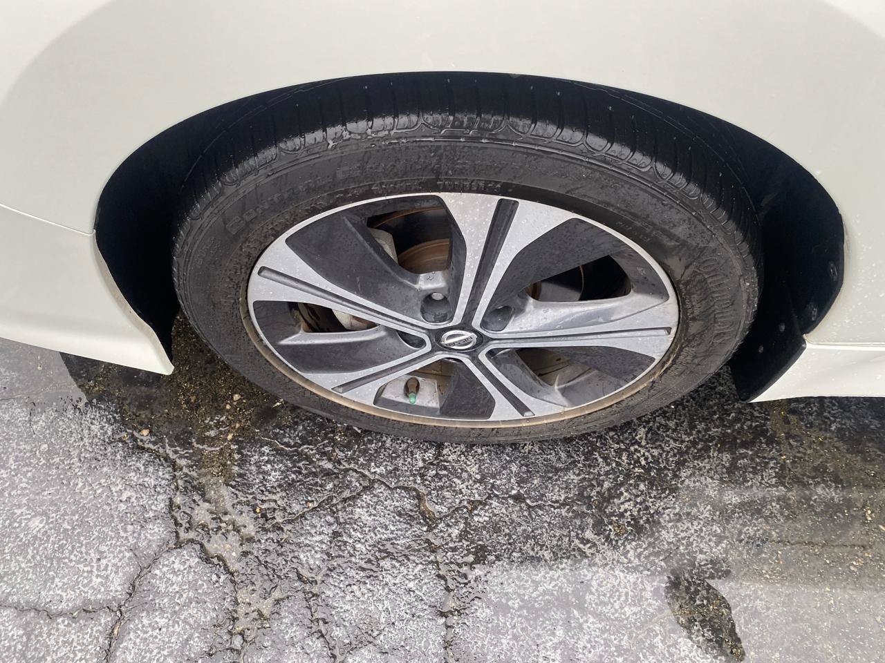 Used 2018 Nissan Leaf SV w/ Protection Package FWD image 3