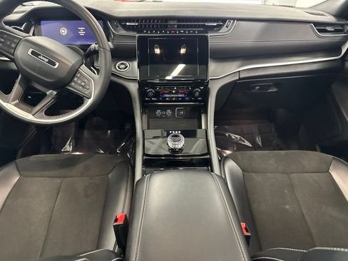 Used 2023 Jeep Grand Cherokee L Laredo AWD/4WD image 3