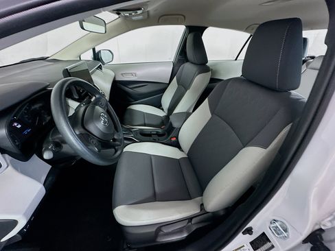 Used 2025 Toyota Corolla LE w/ Convenience Package image 12