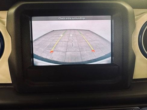 Used 2021 Jeep Wrangler Unlimited Islander image 25