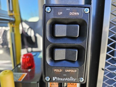 Used 2016 Ford Transit 350 XLT image 39