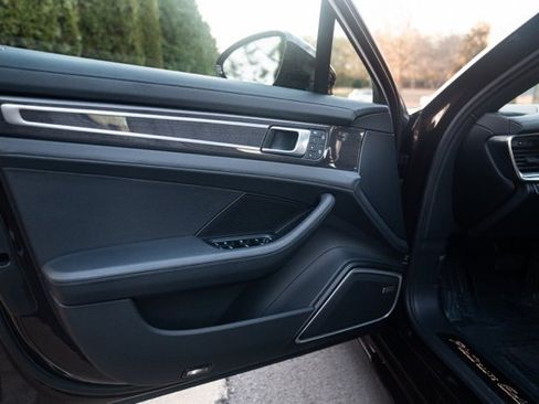Used 2023 Porsche Panamera 4 Platinum Edition image 41