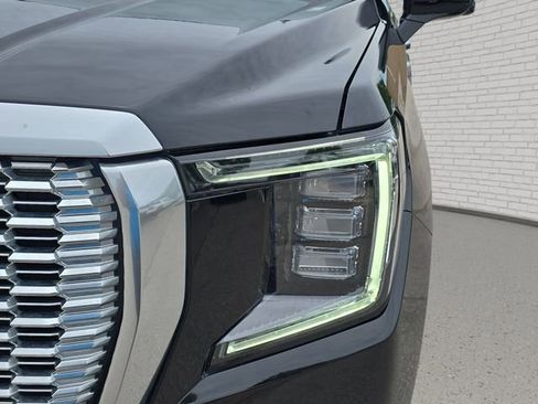 Used 2024 GMC Yukon XL Denali AWD/4WD image 33