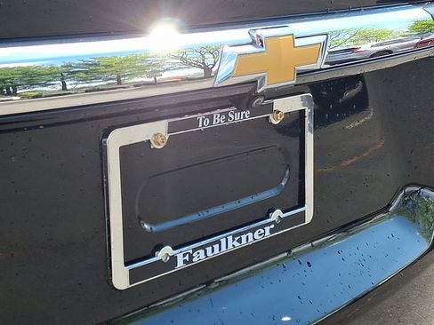 Used 2023 Chevrolet Traverse LT image 32