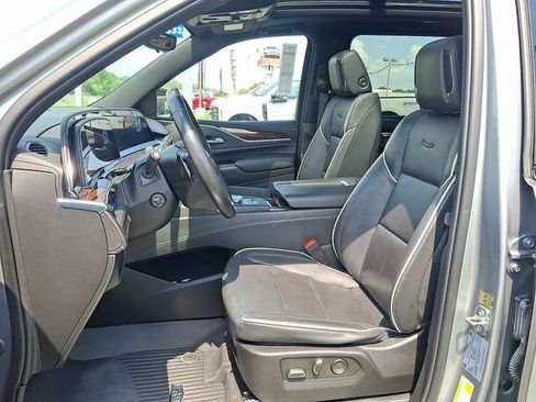 Used 2023 Cadillac Escalade ESV Premium Luxury AWD/4WD image 12