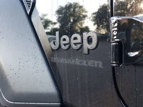 Used 2023 Jeep Wrangler Unlimited Sport AWD/4WD image 6