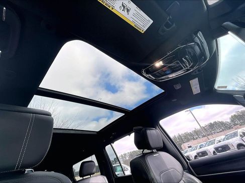 Used 2022 Jeep Grand Wagoneer Series I image 22