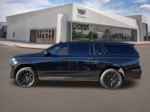 Used 2024 Cadillac Escalade ESV Sport Platinum image 3