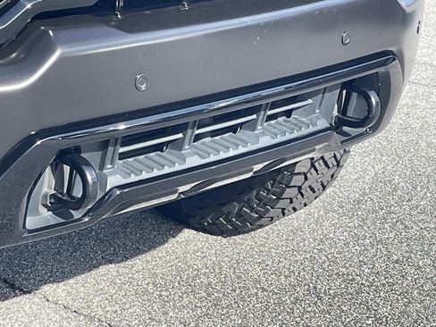 Used 2020 GMC Sierra 2500 AT4 w/ AT4 Premium Package image 10