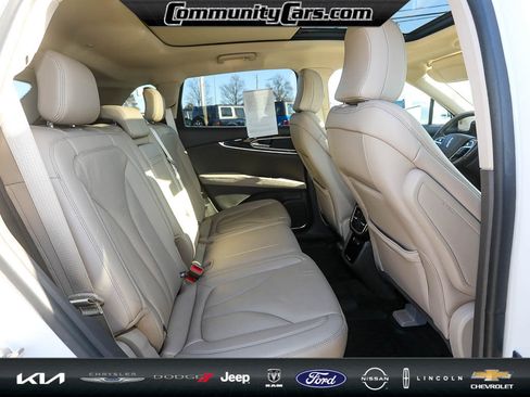 Certified 2023 Lincoln Nautilus Reserve image 22