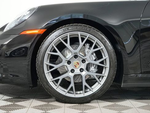 Certified 2024 Porsche 911 Carrera 4 AWD/4WD image 15