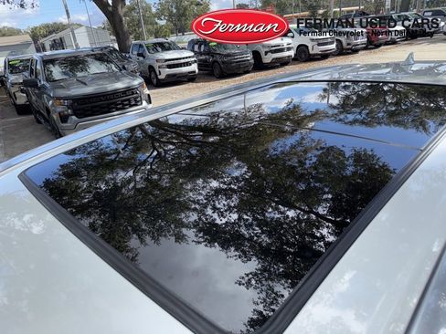 Used 2017 Toyota Highlander Limited Platinum image 8