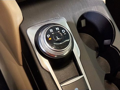 Used 2021 Ford Escape SEL image 17