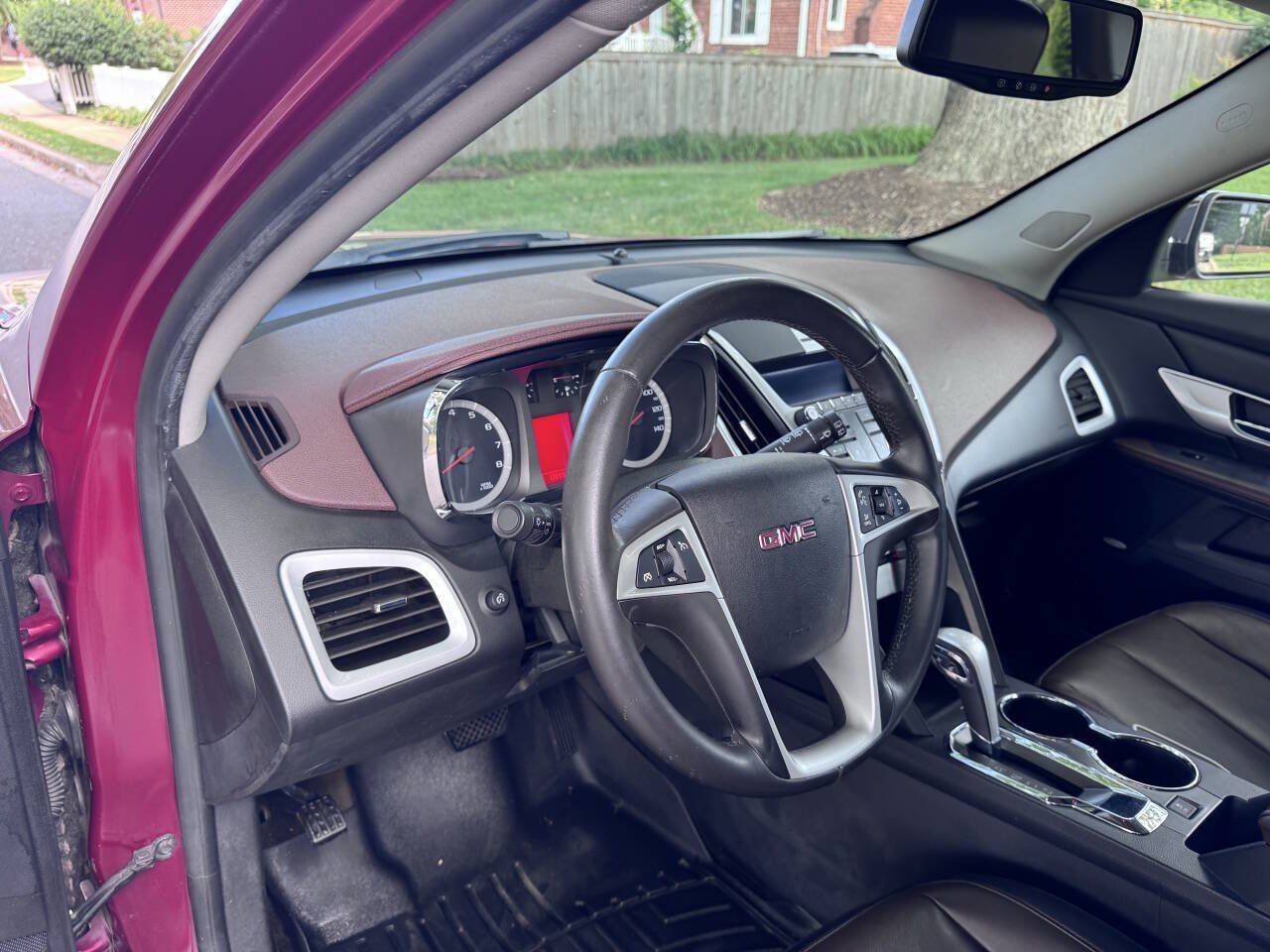 Used 2011 GMC Terrain SLT FWD image 18