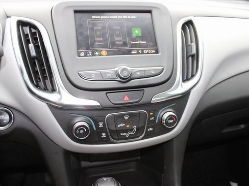 Used 2020 Chevrolet Equinox LS image 6