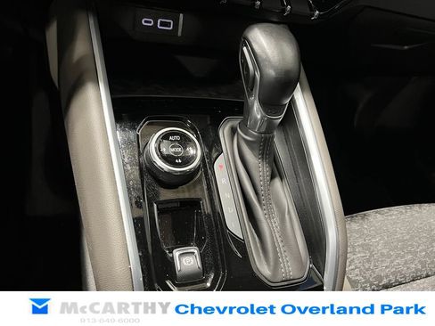 Used 2024 Chevrolet Colorado ZR2 w/ Technology Package AWD/4WD image 23