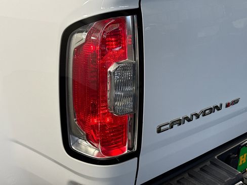 Used 2020 GMC Canyon SLE w/ Elevation Edition image 35