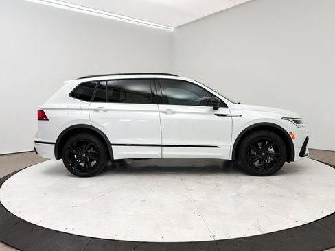 Used 2023 Volkswagen Tiguan SE R-Line FWD image 31