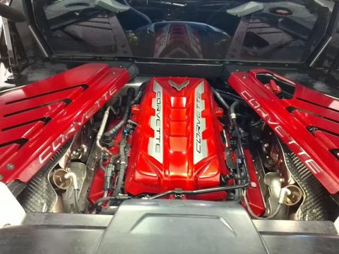 Used 2021 Chevrolet Corvette Stingray Coupe w/ Z51 Performance Package RWD image 14