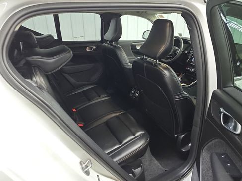 Used 2023 Volvo XC40 B5 Plus w/ Protection Package Premier AWD/4WD image 18