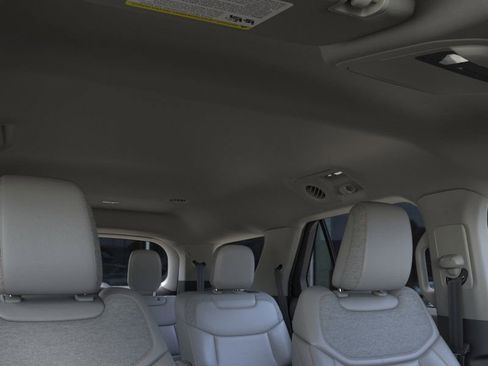 New 2025 Ford Explorer Active w/ Active Comfort Package image 22