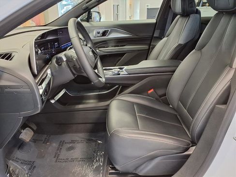 Certified 2024 Cadillac Lyriq Tech w/ Driver Assist Package image 19