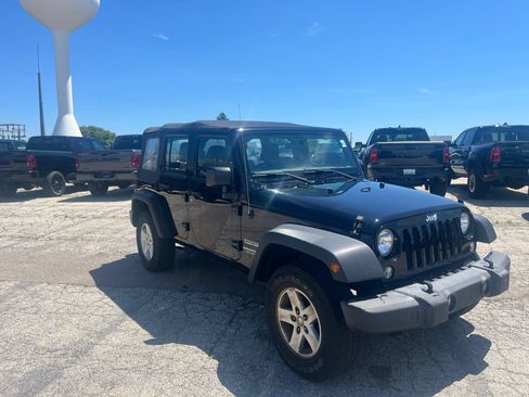 Used 2017 Jeep Wrangler Unlimited Sport AWD/4WD image 4