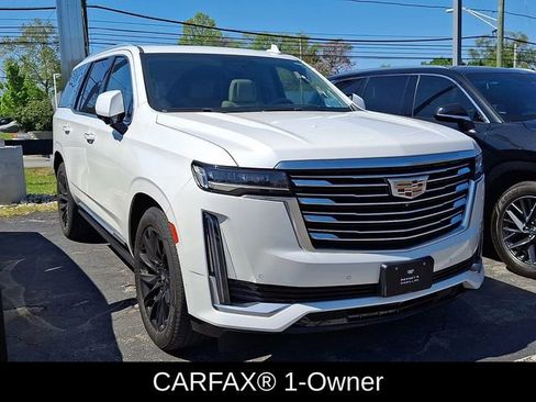 Certified 2022 Cadillac Escalade Premium Luxury Platinum w/ Heavy-Duty Trailer Package AWD/4WD image 2