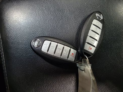 Used 2016 Nissan Pathfinder Platinum AWD/4WD image 22