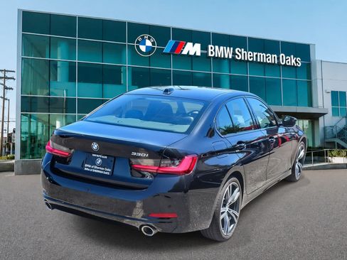 Used 2023 BMW 330i Sedan w/ Driving Assistance Package RWD image 4