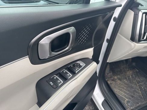 Used 2025 Kia Sorento S w/ Panoramic Sunroof Package FWD image 16