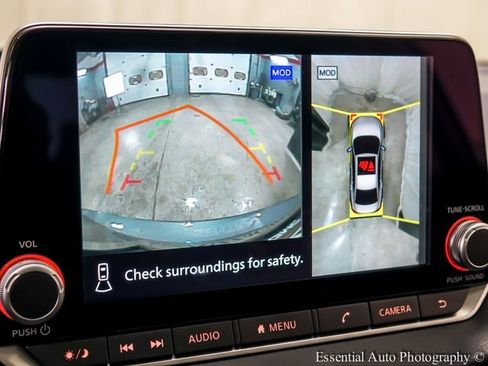 Used 2024 Nissan Sentra SR w/ SR Premium Package image 15