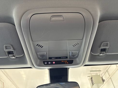 Used 2024 Chevrolet Equinox LT FWD image 40