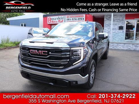 Used 2025 GMC Sierra 1500 SLT AWD/4WD image 1