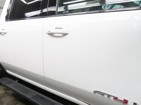 Used 2024 GMC Sierra 2500 AT4 w/ AT4 Preferred Package image 32