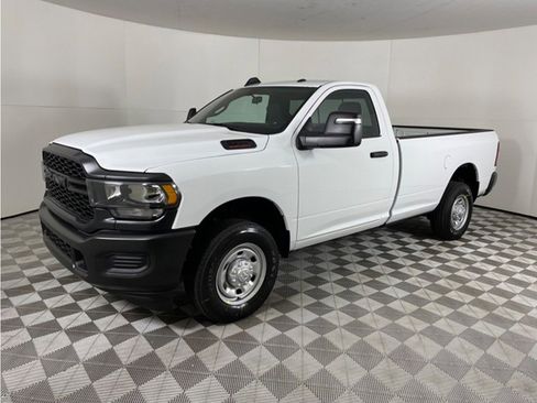 Used 2024 RAM 2500 Tradesman w/ Chrome Appearance Group AWD/4WD image 1