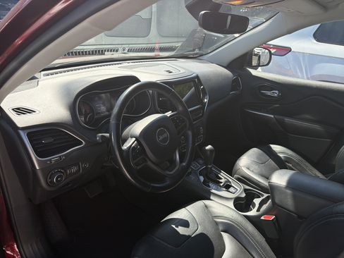 Used 2019 Jeep Cherokee Limited AWD/4WD image 11